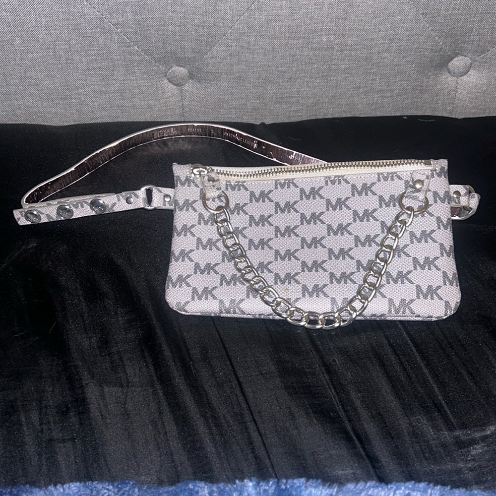 Micheal Kors Fanny pack / Cross Body OS Gray W/Rose Gold Interior